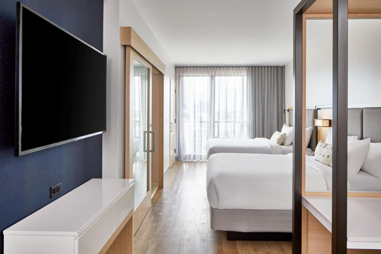 Springhill By Marriott Jacksonville Oceanfront 3*