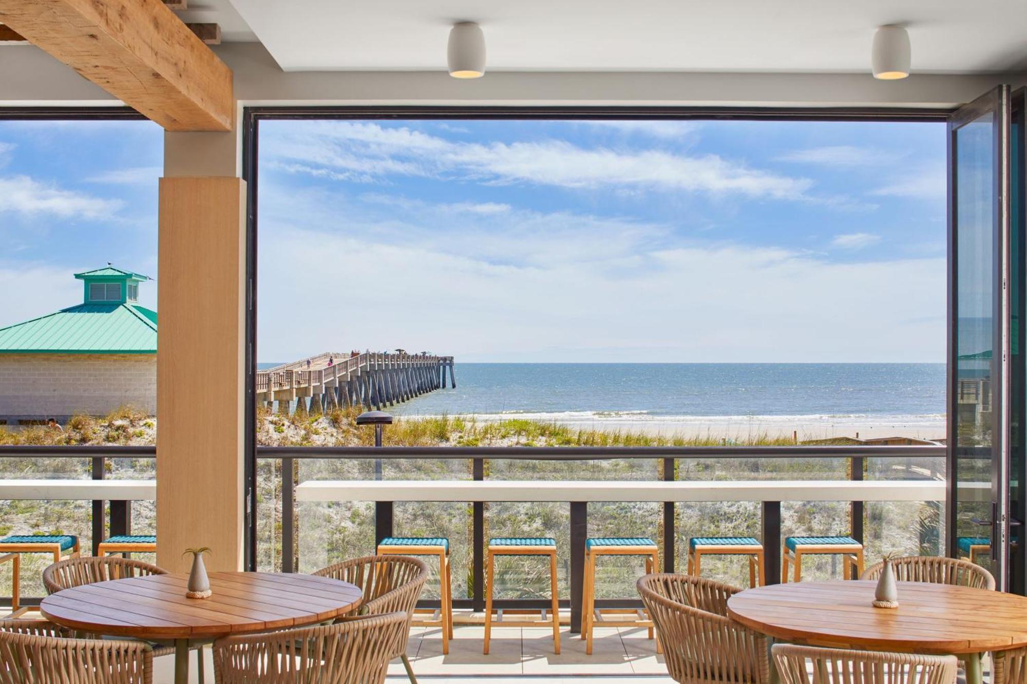 Springhill By Marriott Jacksonville Oceanfront Hotel 3*